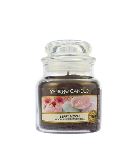 Yankee Candle Berry Mochi lumânări parfumate 104 g