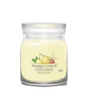 Yankee Candle Iced Berry Lemonade lumânare mijlocie Signature 368 g