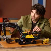 LEGO® Technic 42215 Excavator Volvo EC500 Hybrid (1)